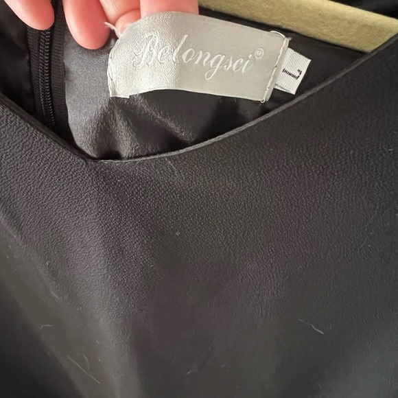 Black dress - Picture 3 of 3